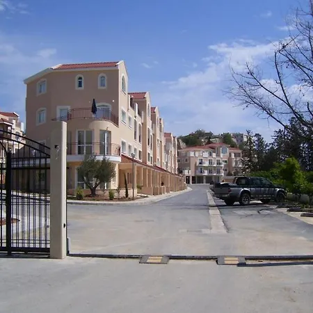 Pafilia Garden Apartment *