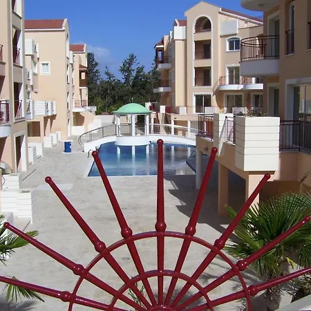 Apartment Pafilia Garden